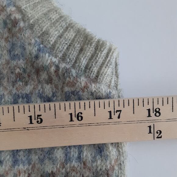 Vintage 90s Sweater Vest Gray Womens M 100% Wool - Picture 8 of 10